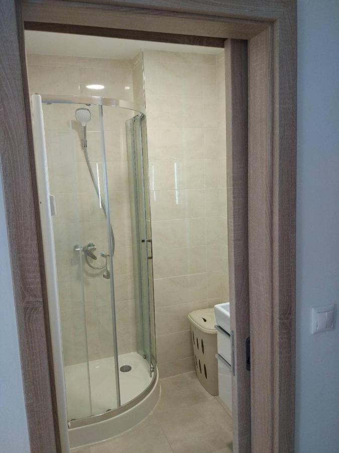 Moderny Apartman S Krbom A Klimatizaciou Presov Ngoại thất bức ảnh